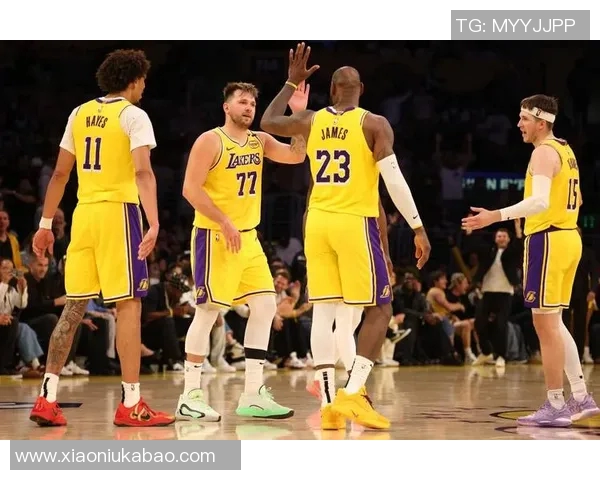 字母哥加盟火箭！NBA史诗级交易方案，詹姆斯怒斥他是雄鹿叛徒