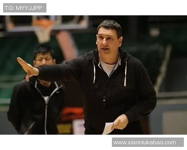 福建男篮主教练凯撒评价球队今晚的防守